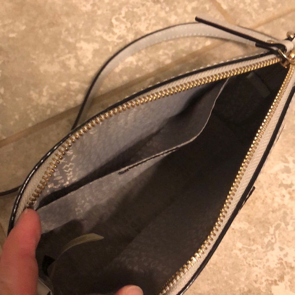 Kate Spade Purse - Picture 3 of 8